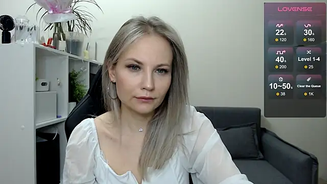 Snapshot of Sunny_bunny6 chatting on March 2025 03:25:01 AM Sunny bunny6 online show from March 2025 03:25:01 AM