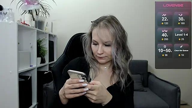 Snapshot of Sunny_bunny6 chatting on March 2025 03:41:02 AM Sunny bunny6 online show from March 2025 03:41:02 AM