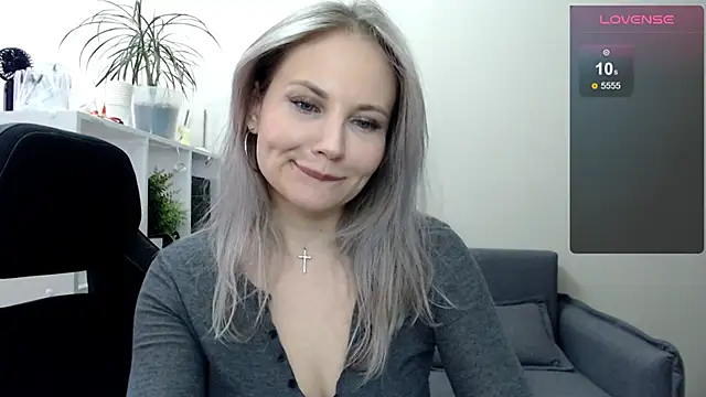 Snapshot of Sunny_bunny6 chatting on March 2025 06:38:02 AM Sunny bunny6 online show from March 2025 06:38:02 AM