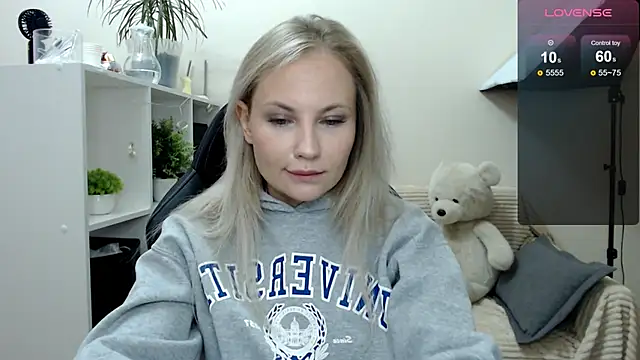 Snapshot of Sunny_bunny6 chatting on September 2025 04:34:02 AM Sunny bunny6 online show from September 2025 04:34:02 AM
