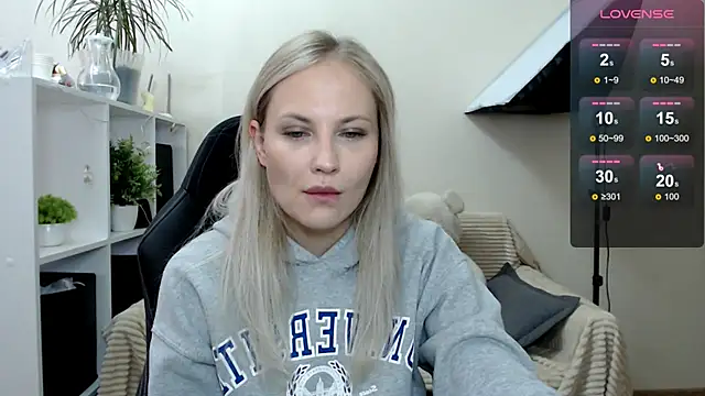 Snapshot of Sunny_bunny6 chatting on September 2025 05:07:02 AM Sunny bunny6 online show from September 2025 05:07:02 AM
