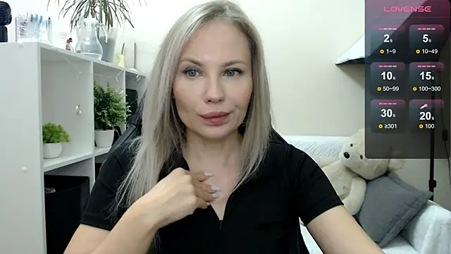Snapshot of Sunny_bunny6 chatting on October 2025 04:57:01 AM Sunny bunny6 online show from October 2025 04:57:01 AM