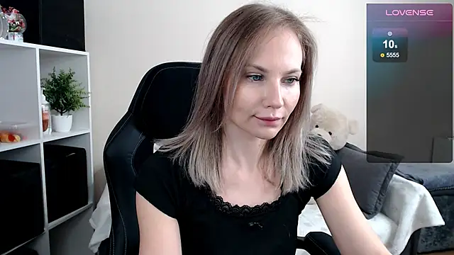 Snapshot of Sunny_bunny6 chatting on June 2026 07:35:02 AM Sunny bunny6 online show from June 2026 07:35:02 AM