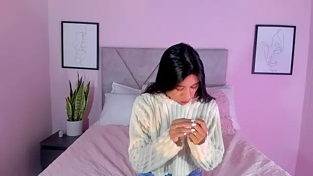 Emilyh  online show from January 2026 11:13:01 AM