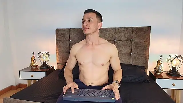 Andrewfalcon online show from January 2025 06:10:01 PM