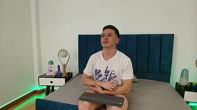 Andrewfalcon online show from March 2025 10:17:02 PM