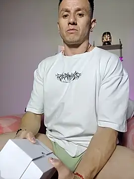 Andrewfalcon online show from December 2025 09:10:02 PM