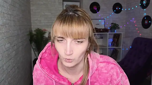 Nika Kitten online show from March 2025 05:05:02 PM