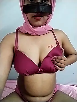 Snapshot of Dipasexy chatting on December 2025 04:45:01 PM Dipasexy online show from December 2025 04:45:01 PM