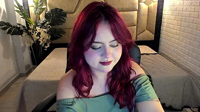 Snapshot of crimson_tati_ chatting on March 2026 05:04:02 AM crimson tati online show from March 2026 05:04:02 AM