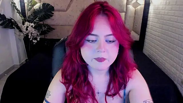 Snapshot of crimson_tati_ chatting on April 2026 05:40:01 AM crimson tati online show from April 2026 05:40:01 AM