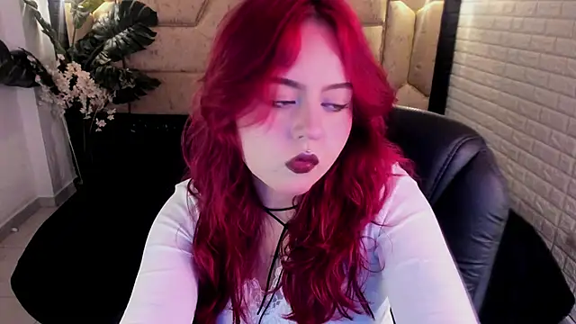 Snapshot of crimson_tati_ chatting on April 2026 05:12:02 AM crimson tati online show from April 2026 05:12:02 AM