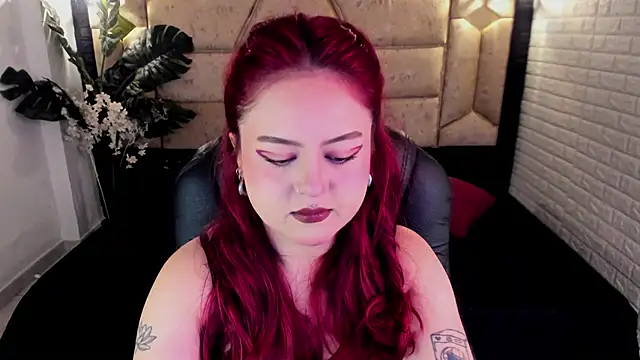Snapshot of crimson_tati_ chatting on April 2026 05:46:01 AM crimson tati online show from April 2026 05:46:01 AM