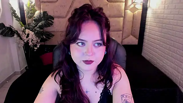 Snapshot of crimson_tati_ chatting on April 2026 06:16:02 AM crimson tati online show from April 2026 06:16:02 AM