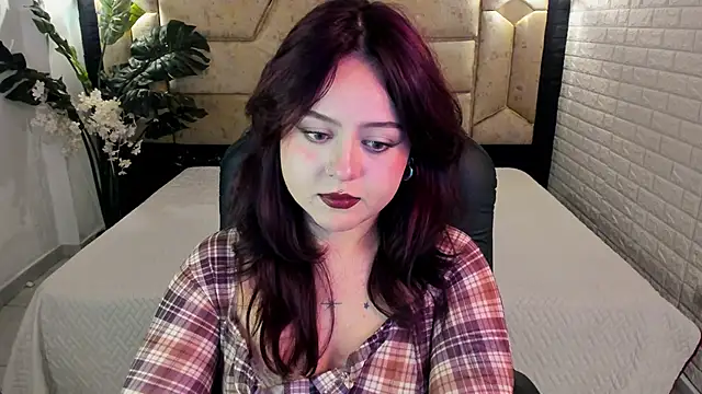 Snapshot of crimson_tati_ chatting on April 2026 05:14:02 AM crimson tati online show from April 2026 05:14:02 AM