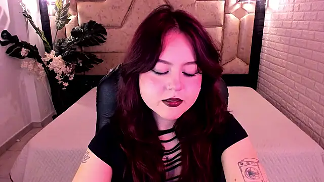 Snapshot of crimson_tati_ chatting on May 2026 05:23:01 AM crimson tati online show from May 2026 05:23:01 AM