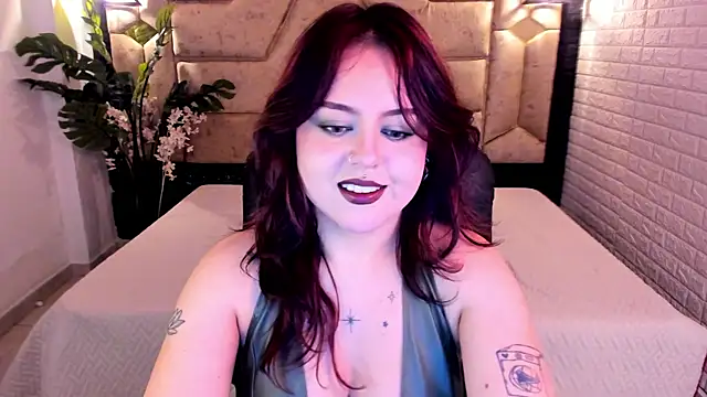 Snapshot of crimson_tati_ chatting on May 2026 04:19:01 AM crimson tati online show from May 2026 04:19:01 AM