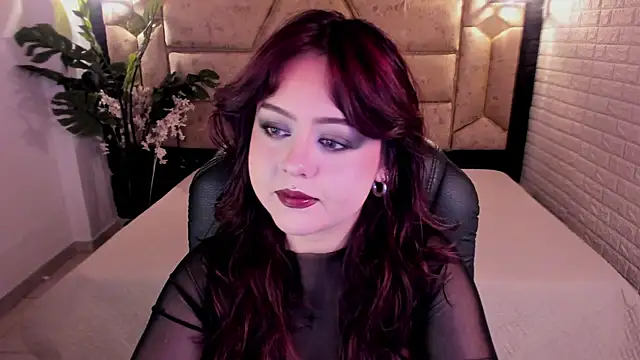 Snapshot of crimson_tati_ chatting on May 2026 04:52:01 AM crimson tati online show from May 2026 04:52:01 AM