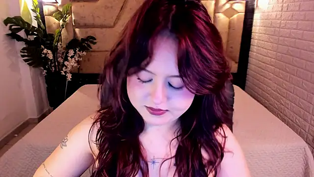Snapshot of crimson_tati_ chatting on May 2026 04:52:01 AM crimson tati online show from May 2026 04:52:01 AM