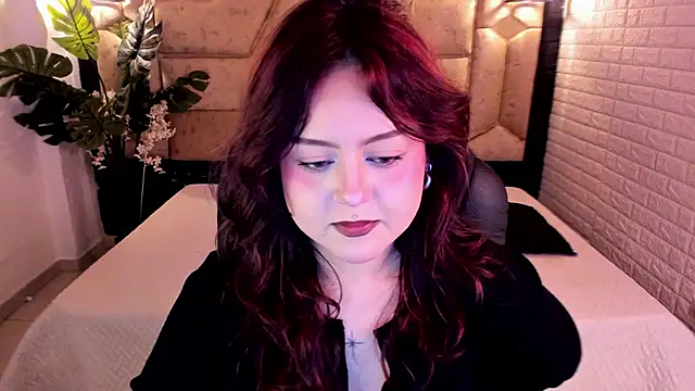 Snapshot of crimson_tati_ chatting on May 2026 05:23:01 AM crimson tati online show from May 2026 05:23:01 AM