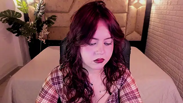Snapshot of crimson_tati_ chatting on May 2026 05:34:01 AM crimson tati online show from May 2026 05:34:01 AM