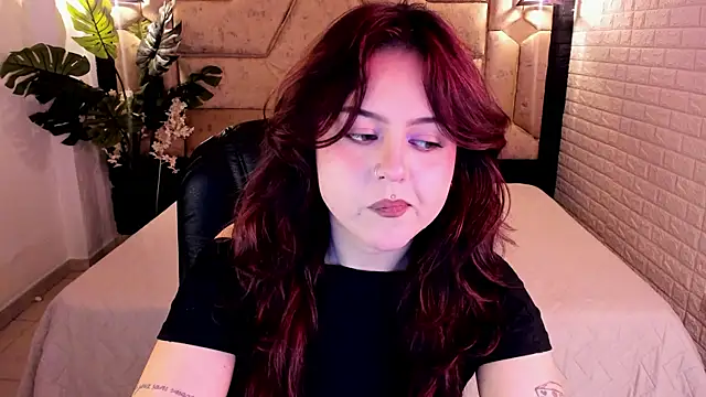 Snapshot of crimson_tati_ chatting on May 2026 05:03:01 AM crimson tati online show from May 2026 05:03:01 AM