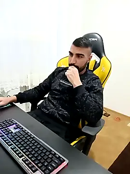 Snapshot of SertSikici022 chatting on December 2024 01:53:02 PM SertSikici022 online show from December 2024 01:53:02 PM