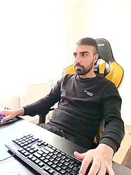 Snapshot of SertSikici022 chatting on December 2024 12:17:01 PM SertSikici022 online show from December 2024 12:17:01 PM