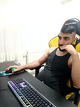 Snapshot of SertSikici022 chatting on December 2024 10:11:01 PM SertSikici022 online show from December 2024 10:11:01 PM