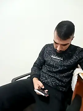 Snapshot of SertSikici022 chatting on December 2024 05:18:02 PM SertSikici022 online show from December 2024 05:18:02 PM