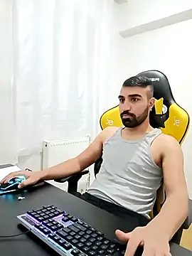 Snapshot of SertSikici022 chatting on December 2024 09:06:01 PM SertSikici022 online show from December 2024 09:06:01 PM