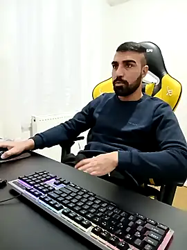 Snapshot of SertSikici022 chatting on December 2024 03:33:02 PM SertSikici022 online show from December 2024 03:33:02 PM