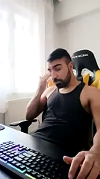 Snapshot of SertSikici022 chatting on December 2024 01:10:02 PM SertSikici022 online show from December 2024 01:10:02 PM