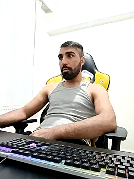 Snapshot of SertSikici022 chatting on February 2025 07:09:01 PM SertSikici022 online show from February 2025 07:09:01 PM