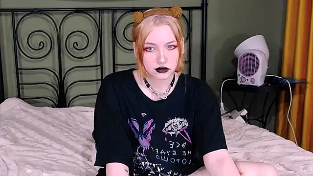 Snapshot of BlackyTea chatting on December 2024 04:27:01 PM BlackyTea online show from December 2024 04:27:01 PM
