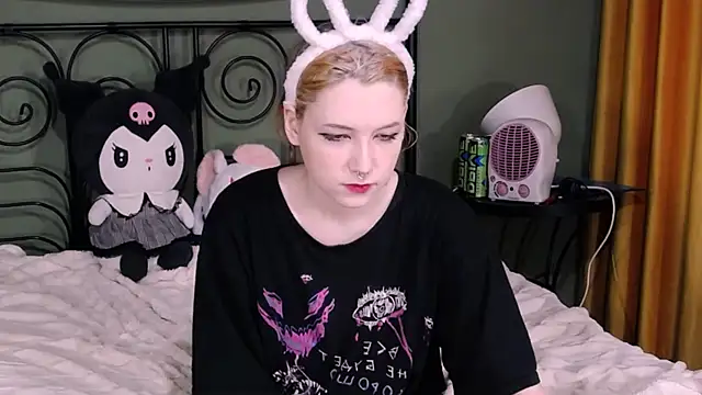 Snapshot of BlackyTea chatting on December 2024 09:49:01 AM BlackyTea online show from December 2024 09:49:01 AM