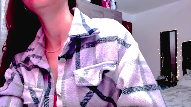 holy juli online show from February 2026 04:32:01 AM