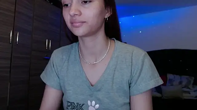 Snapshot of holy_juli chatting on June 2026 03:29:02 AM holy juli online show from June 2026 03:29:02 AM