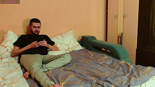 Snapshot of Sweet__Daddy chatting on January 2025 04:50:02 AM Sweet Daddy online show from January 2025 04:50:02 AM