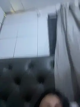 luara1988 online show from February 2026 12:01:01 PM