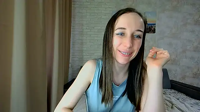 Snapshot of Anika_bloom chatting on May 2026 04:18:01 AM Anika bloom online show from May 2026 04:18:01 AM