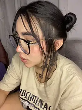 Snapshot of Nickiiiii chatting on January 2025 06:11:02 AM Nickiiiii online show from January 2025 06:11:02 AM