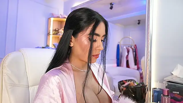 Snapshot of elasummer chatting on July 2026 02:13:01 PM elasummer online show from July 2026 02:13:01 PM