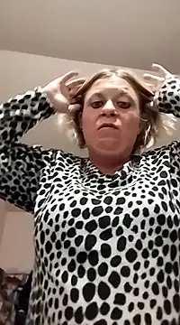 Snapshot of Playmate86 chatting on December 2024 04:54:02 AM Playmate86 online show from December 2024 04:54:02 AM