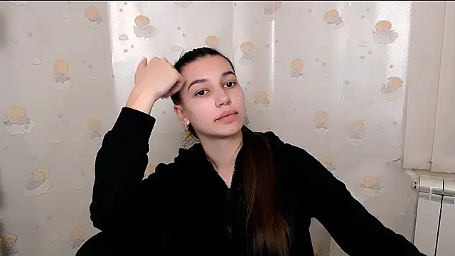 Snapshot of KarolinaRosse_ chatting on February 2025 10:00:01 AM KarolinaRosse  online show from February 2025 10:00:01 AM