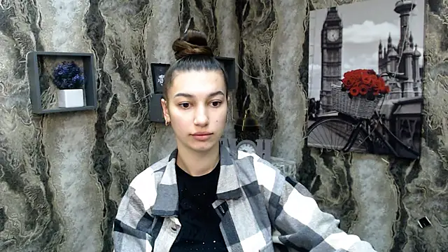 Snapshot of KarolinaRosse_ chatting on February 2025 07:07:01 AM KarolinaRosse  online show from February 2025 07:07:01 AM