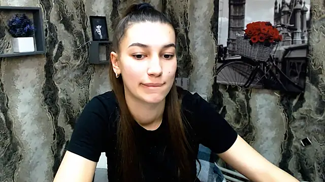 Snapshot of KarolinaRosse_ chatting on February 2025 01:11:02 PM KarolinaRosse  online show from February 2025 01:11:02 PM