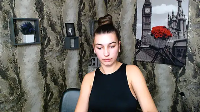 Snapshot of KarolinaRosse_ chatting on February 2025 12:50:02 PM KarolinaRosse  online show from February 2025 12:50:02 PM