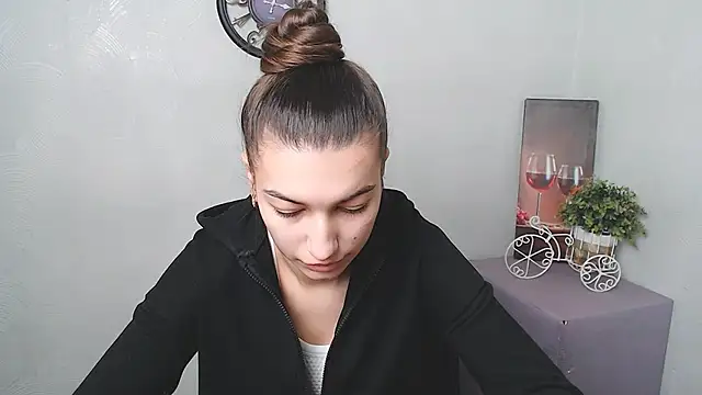 Snapshot of KarolinaRosse_ chatting on February 2025 07:06:02 AM KarolinaRosse  online show from February 2025 07:06:02 AM