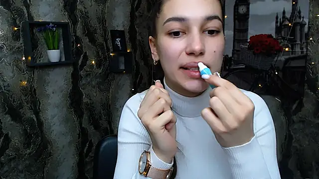Snapshot of KarolinaRosse_ chatting on February 2025 06:51:01 AM KarolinaRosse  online show from February 2025 06:51:01 AM
